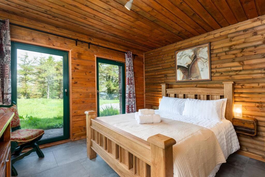 Heather Lodge With Sea And Mountain Views Leenaun Εξωτερικό φωτογραφία